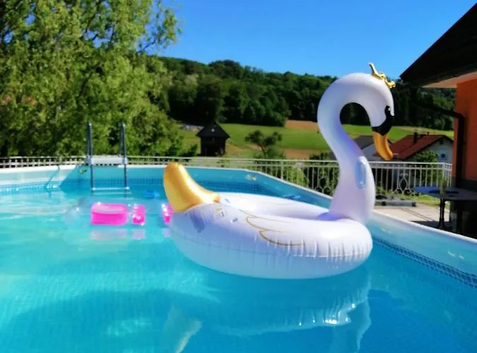 Apartment Tina With Seasonal Pool